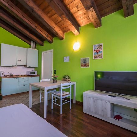 Gardappartamenti Carducci City Centre Desenzano del Garda Buitenkant foto